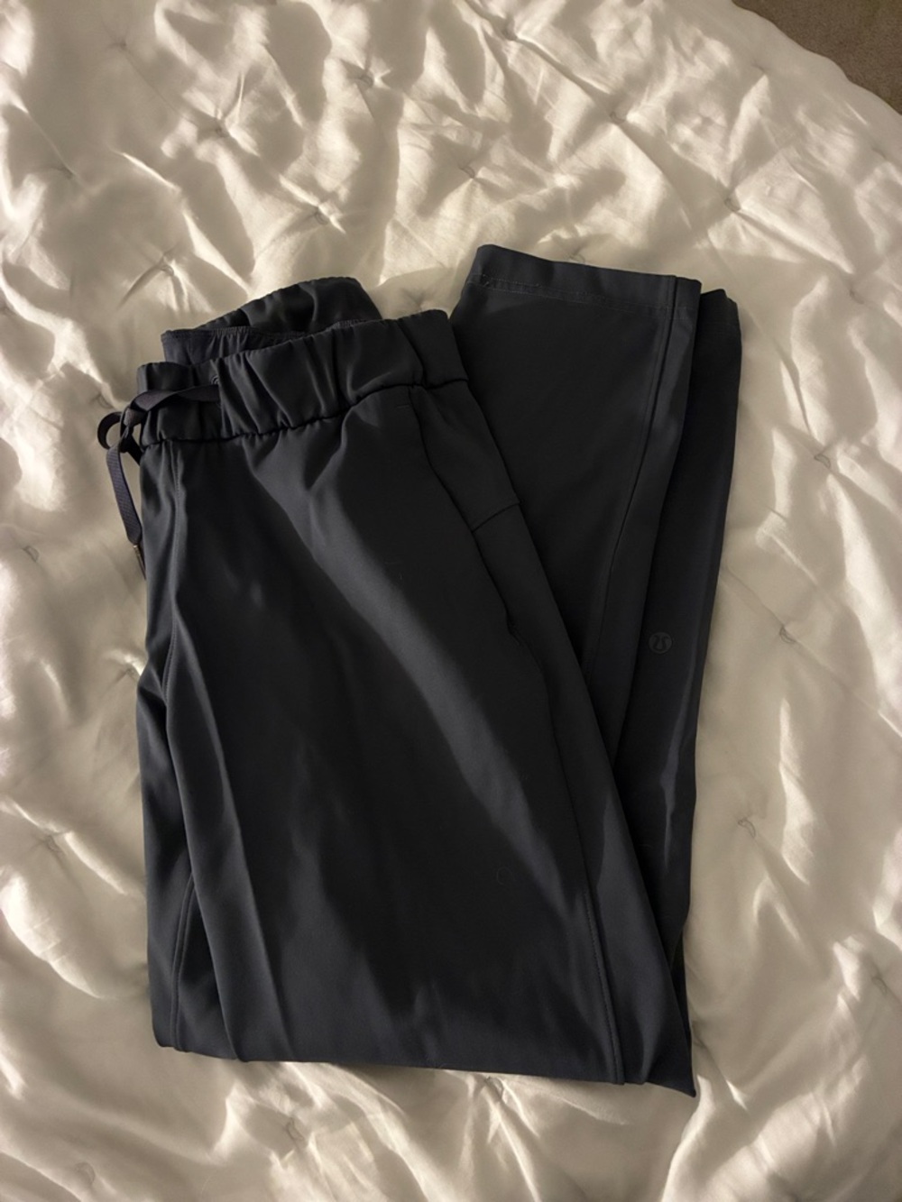 Lululemon Women’s Jogger Pants in Graphite Gray